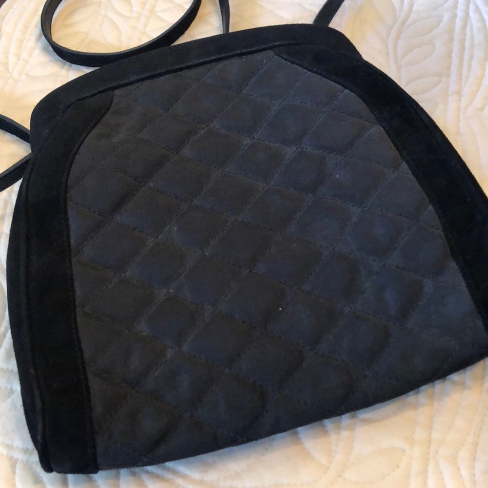 👛Vintage Salvatore Ferragamo Suede trim, tufted raised fabric, leather strap bag